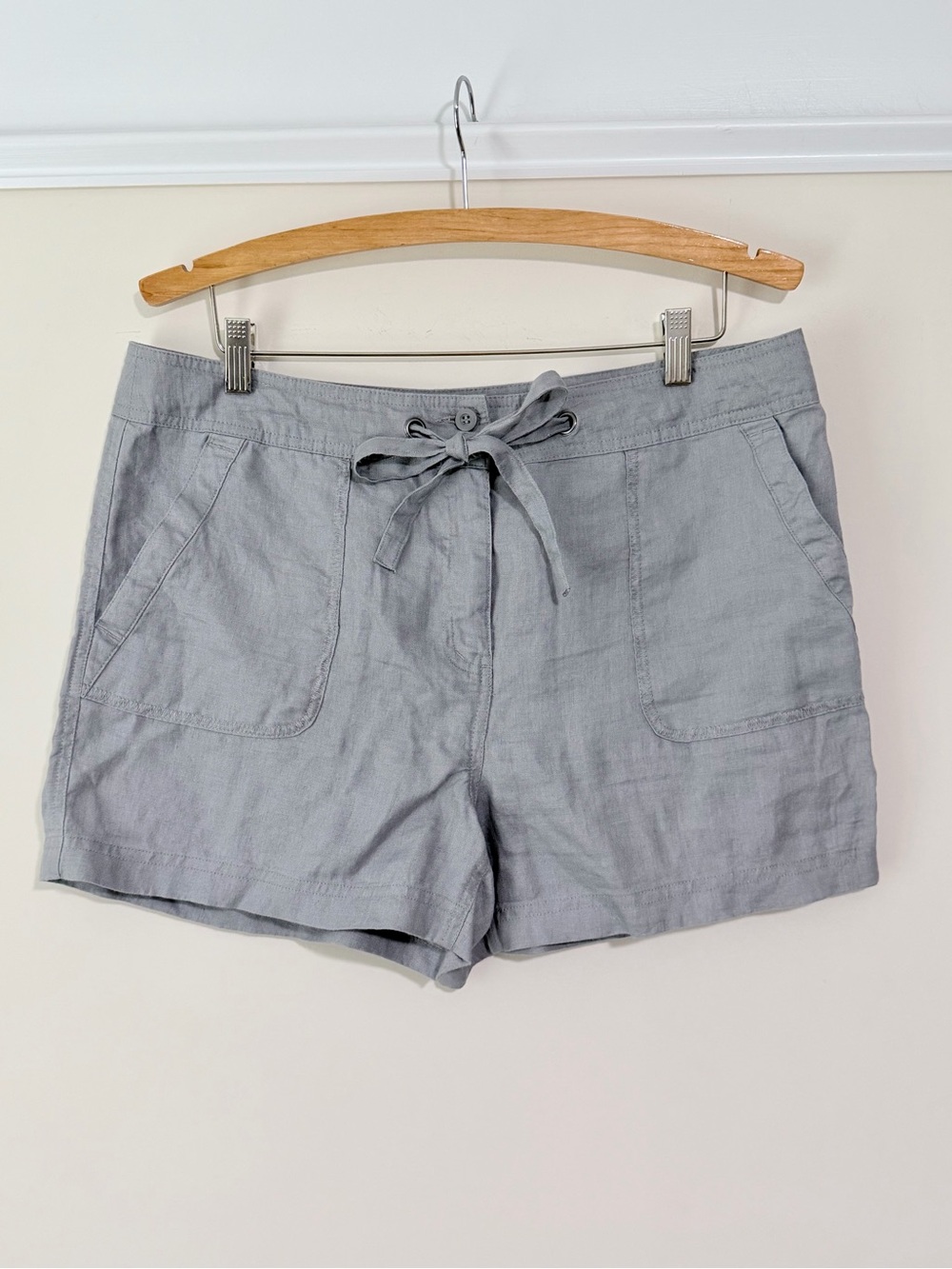 St. Tropez Women's Light Gray 100% Linen High Waist Drawstring Shorts